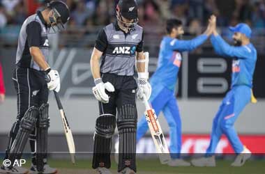 New Zealand's Kane Willamson being dismissed by India in 2nd T20i
