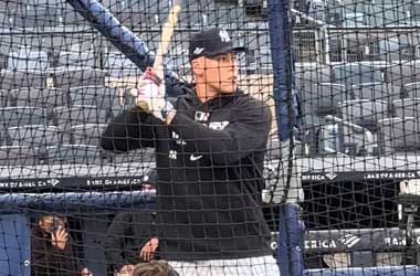 Before Yankees Playoff Opener: Aaron Judge Takes Live At-Bats